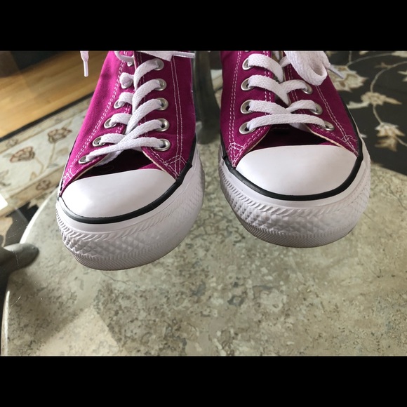 SOLD - Converse W-8, ChuckTaylor All Star Sneakers - Picture 4 of 9